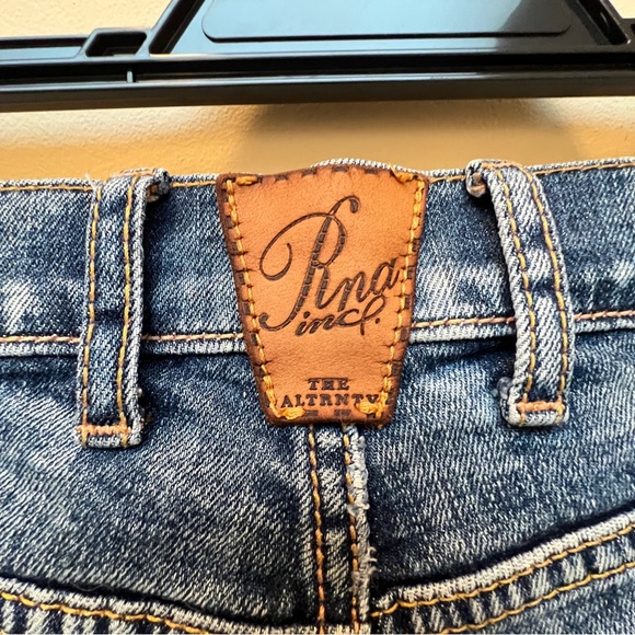 Vintage RNA Inc. Classic Straight Leg Jeans - Picture 5 of 9